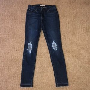 711 Levi’s skinny jeans